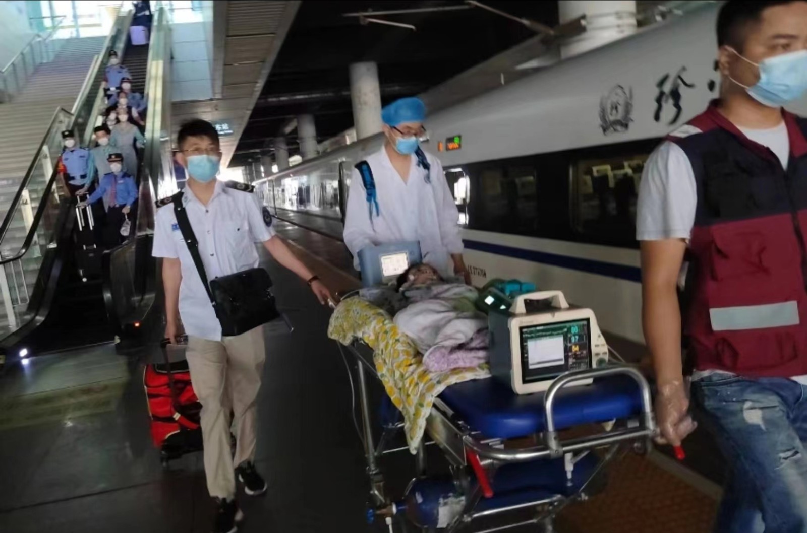 理县高铁转运公司